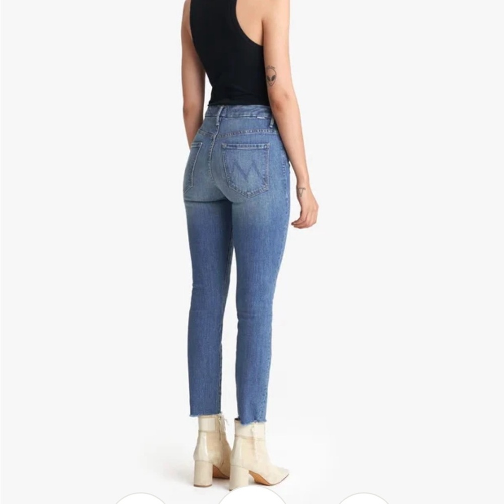 Mother denim: High Waisted Looker Ankle Fray in Wander Dust color. Size 26